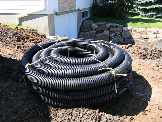tuyaux en plastique du drain francais / french drain plastic hose